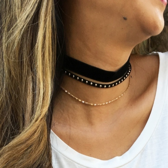 Jewelry - Gold Black Velvet Choker Necklace